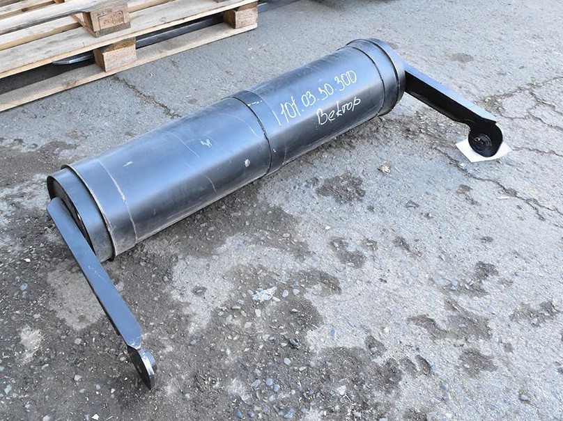 Вал 101.03.30.300 нижний наклонной камеры в сборе