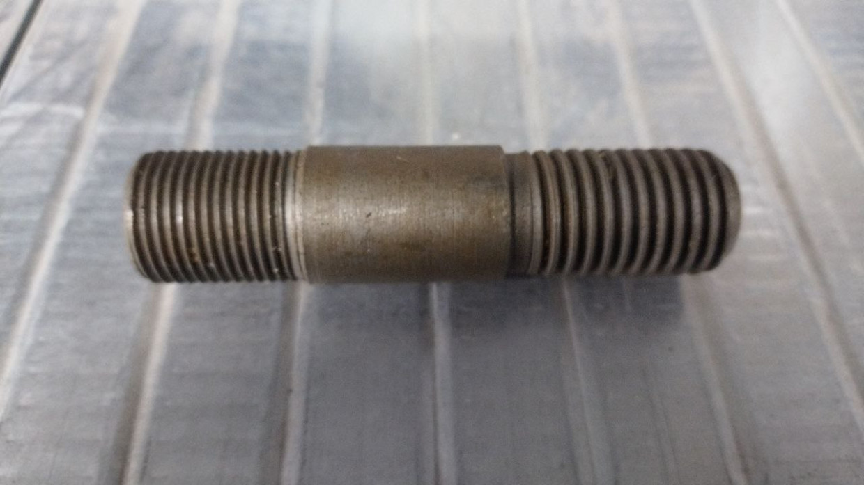 Шпилька 2256010-46.28.128 К-744Р