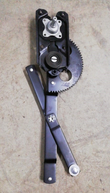 Стеклоподъемник 700.67.08.390 двери правой старого образца К-700А