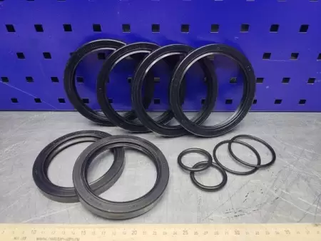 Ремкомплект бортового редуктора заднего моста (с манжетами) МТЗ-80, МТЗ-82 3869