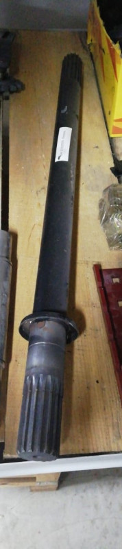 Полуось КЗК-10-0107070 с отражателем правая