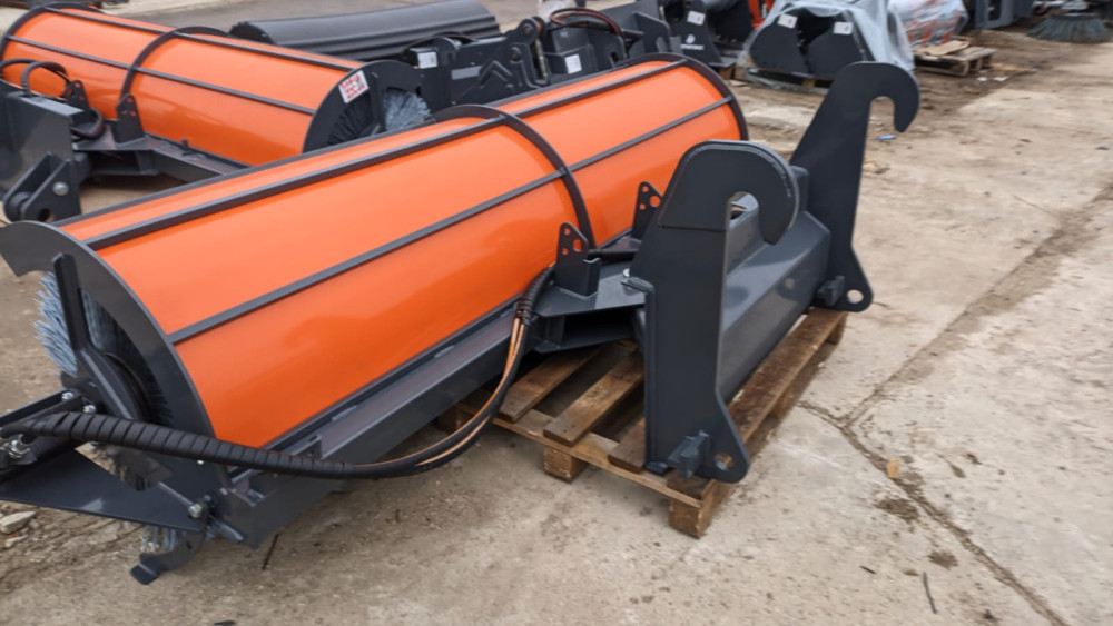 Щетка коммунальная 700-2600