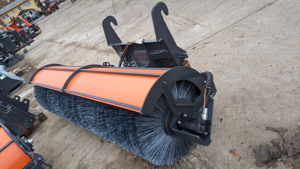 Щетка коммунальная 700-2600