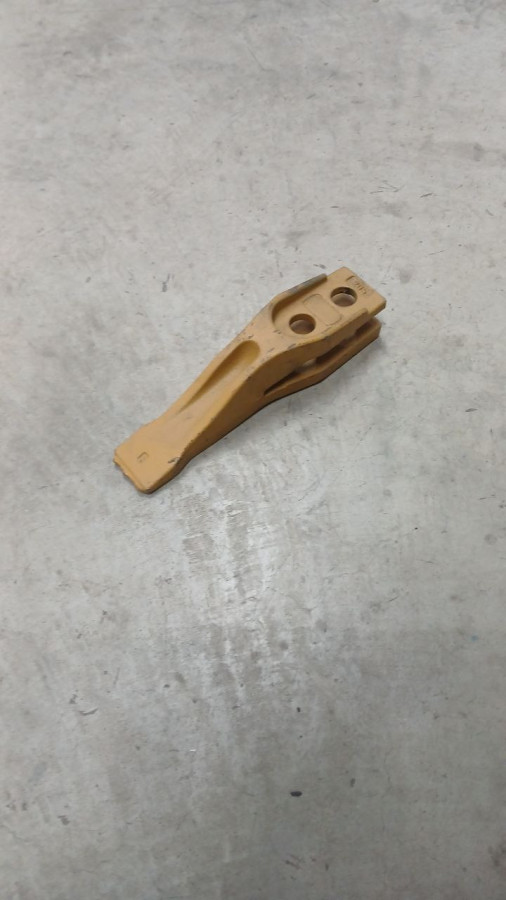 Зуб 531-03205 JCB центральный