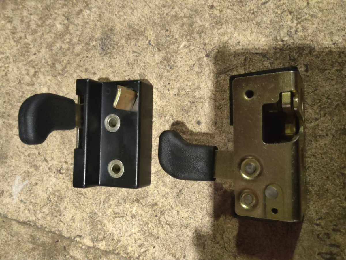 Замок капота 61.5000.0005