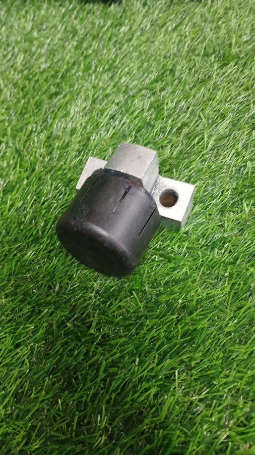 Головка привода 02602.08 27мм. с зажимным стаканом Шумахер